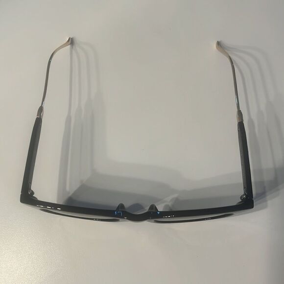 Black sunglasses  - Picture 2 of 9